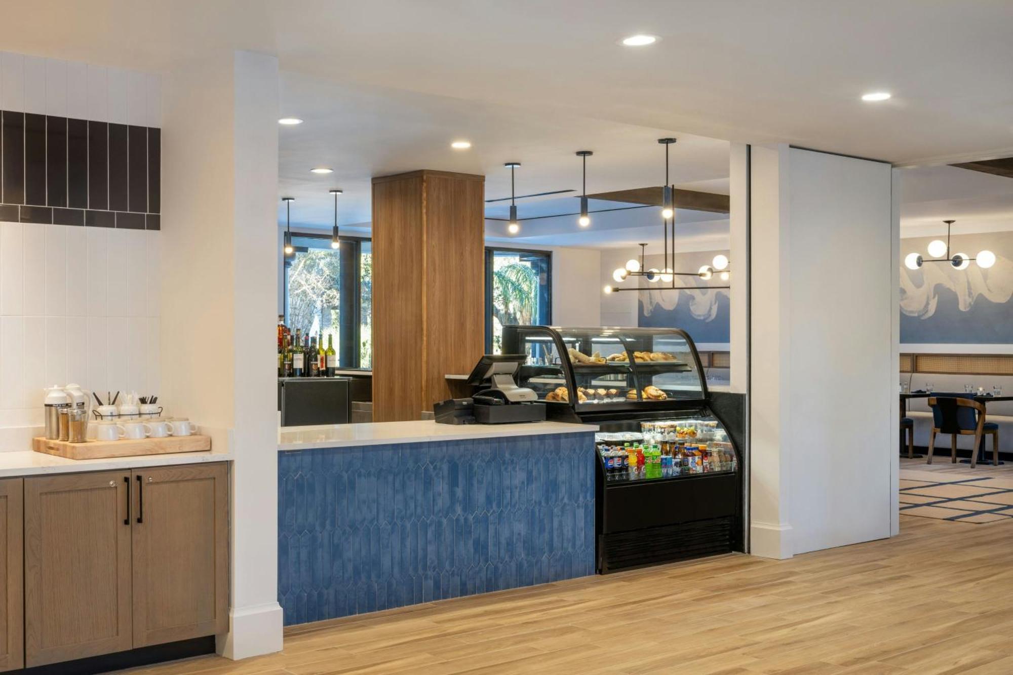 Hotel Delta By Marriott Deerwood Jacksonville