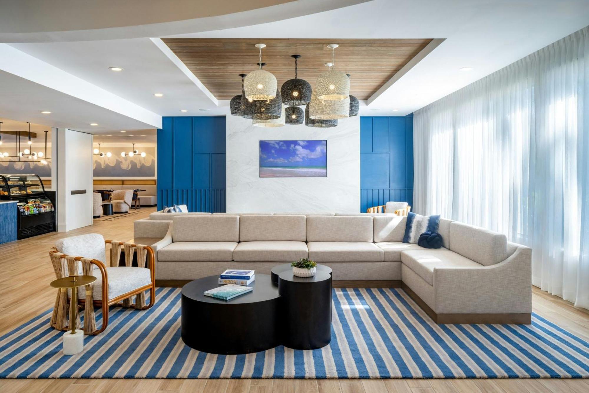 Delta By Marriott Deerwood Hotel 4*